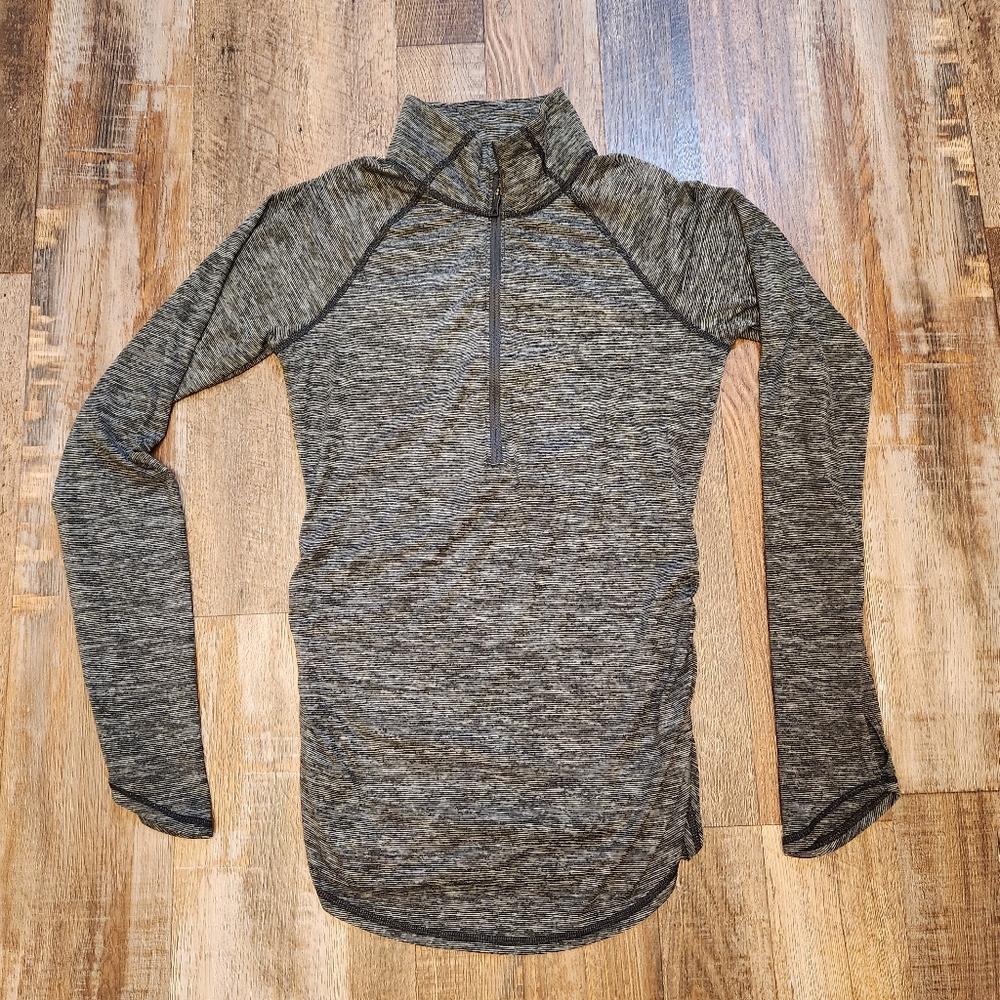 The North Face Flash Dry Heathered Gray Half Zip Long Sleeve Top Size XS